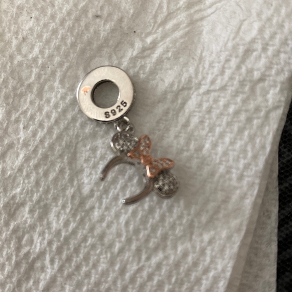 Minnie Mouse headband charm